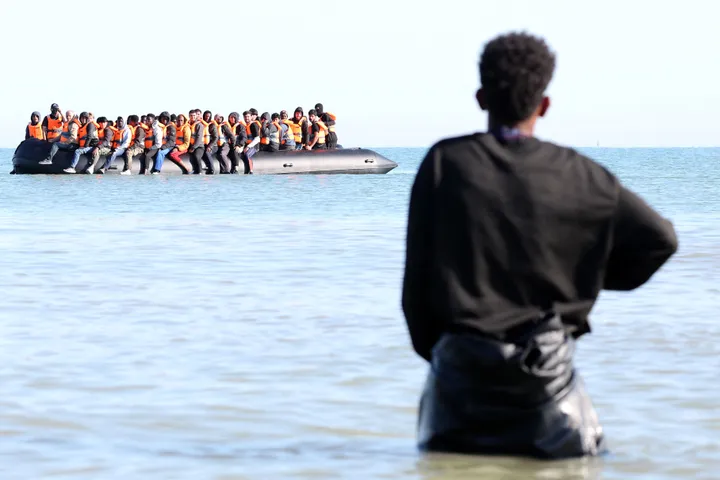 Përmbyset varka me emigrantë në Kanalin Anglez, tre të vdekur
