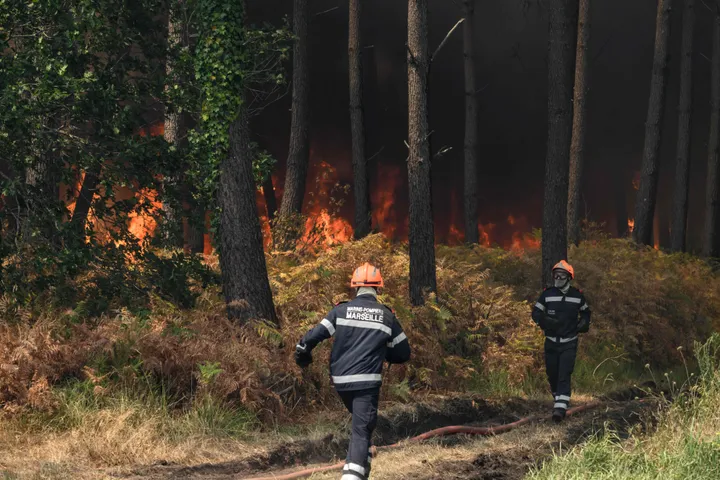 L’incendie dans le sud-ouest de la France n'a "pas progressé", espoir d'accalmie pour jeudi