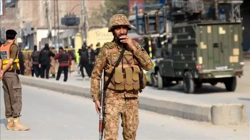 Nëntë policë të vrarë në një sulm në veriperëndim të Pakistanit