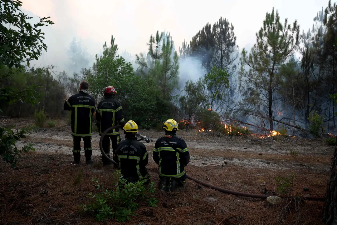 L’incendie dans le sud de la France “stabilisé” après avoir ravagé 1 850 hectares