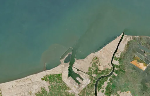Egypt port attack raises threat to Suez Canal navigation
