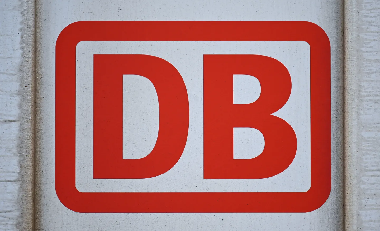 Deutsche Bahn schreibt schwarze Zahlen - Pünktlichkeit weiter im Keller