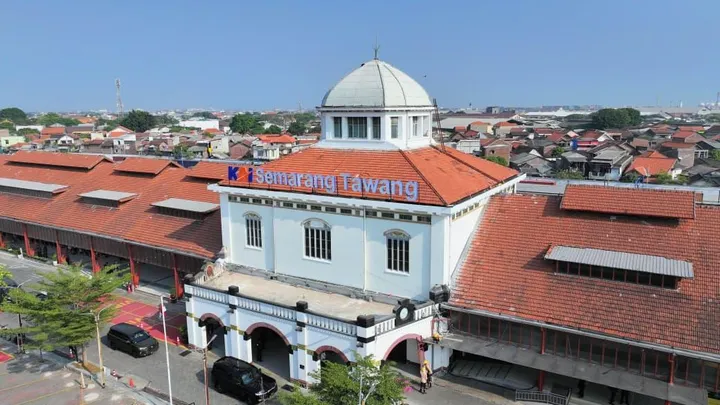 Prabowo resmikan Stasiun Tawang di Semarang, tekankan peran kereta api untuk pemerataan ekonomi