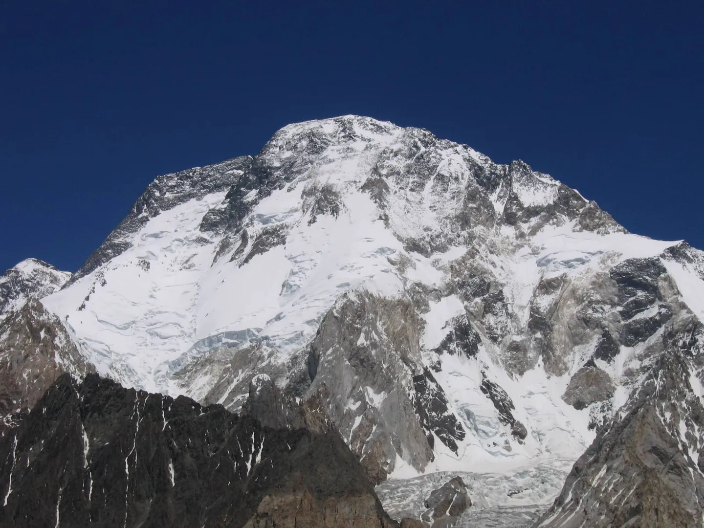 Four bodies recovered after avalanche hits 10 climbers on Pakistan's Broad Peak