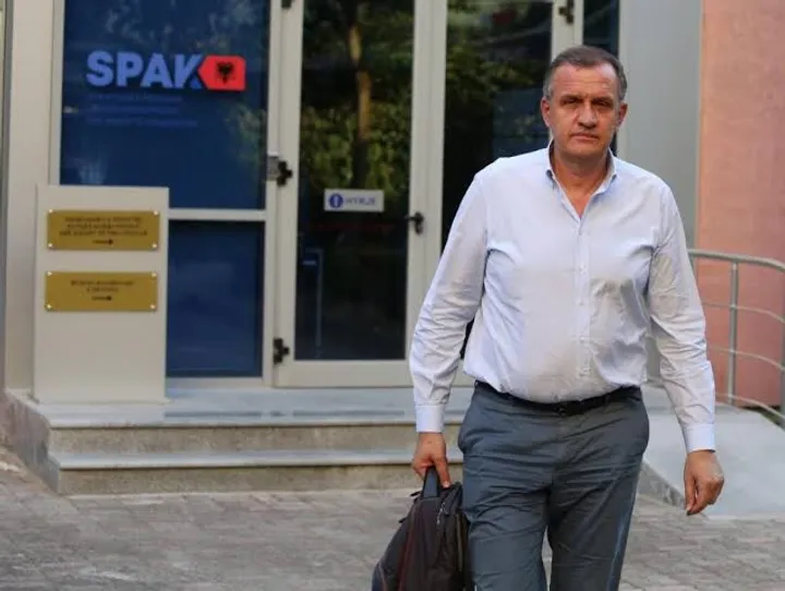 Lirohet nga paraburgimi ish-ministri i Shëndetësisë i Shqipërisë, Ilir Beqaj