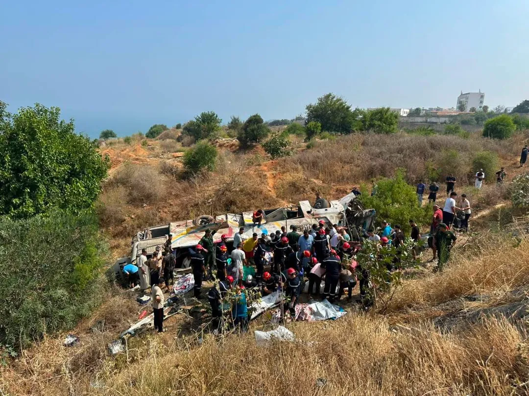 Algérie: un autocar tombe dans un ravin, 25 morts
