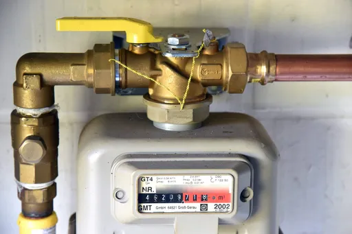 1 augustus zullen accijnzen stookolie en aardgas stijgen, terwijl elektriciteitsbelasting zal dalen