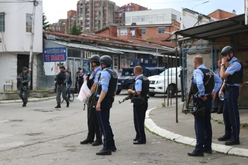Prozess gegen 21 Serben wegen Massaker im Jahr 1999 im Kosovo eröffnet