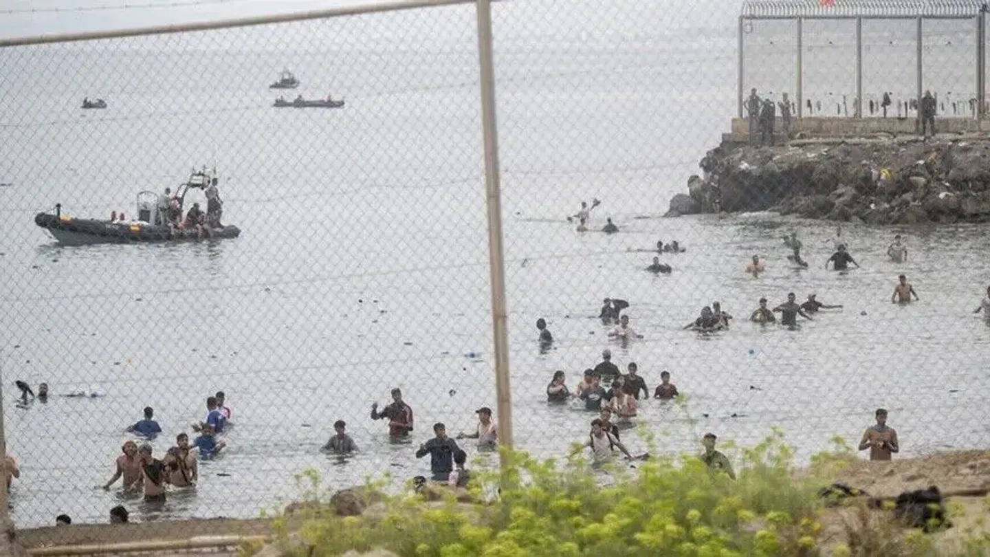 Italia e pezullon Shengenin me Spanjën për shkak të fluksit të migrantëve në Ceuta