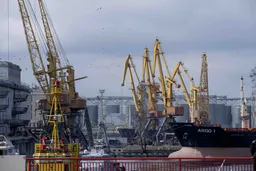 Россия заявила об ударах по портам Одессы и Николаева