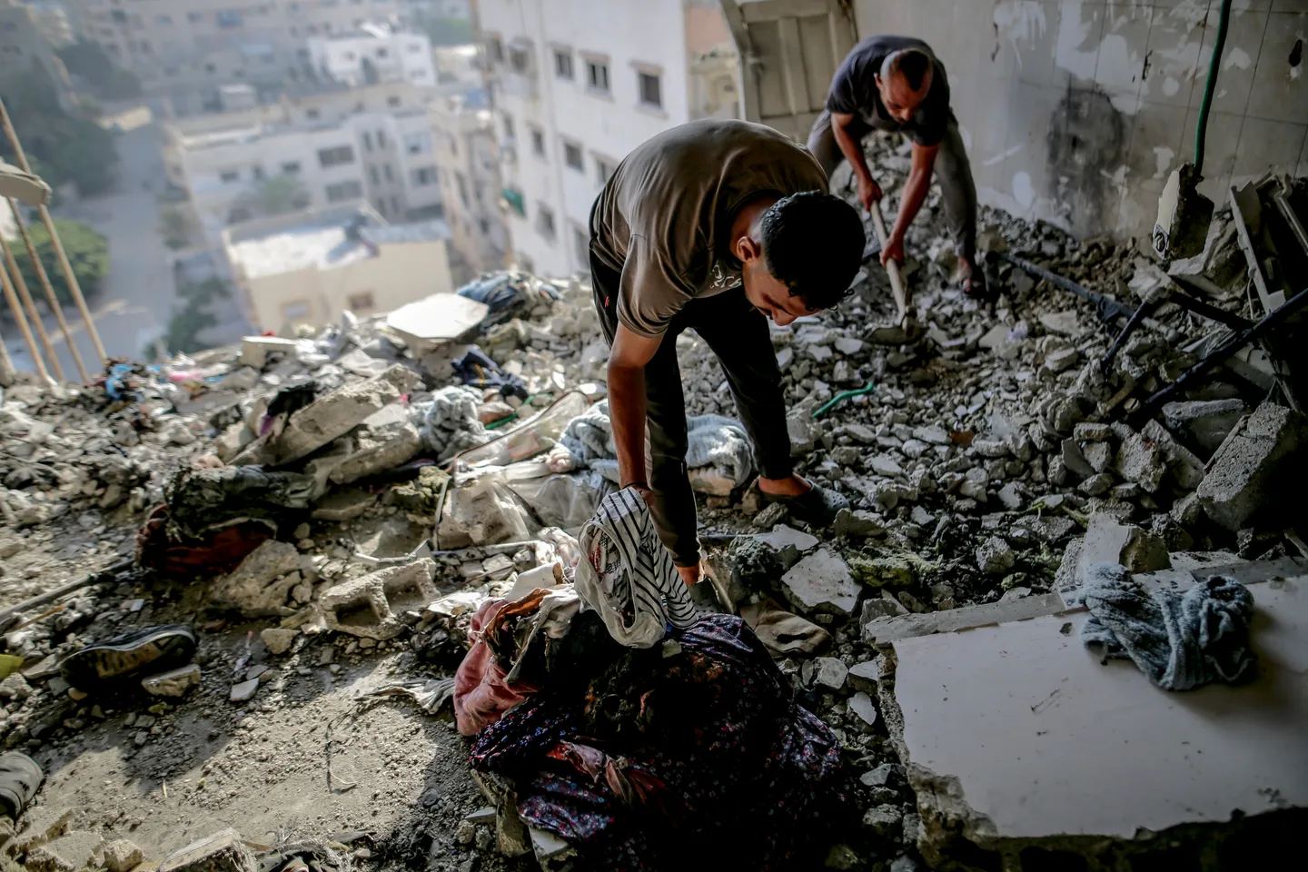 Osmero Palestinaca, uključujući dvoje djece, ubijeno u izraelskim zračnim napadima širom Gaze