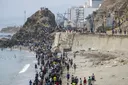 وفاة 72 شخصاً وعودة 73 ألف مهاجر من سبتة إلى المغرب.. والفنيدق تستعيد هدوءها