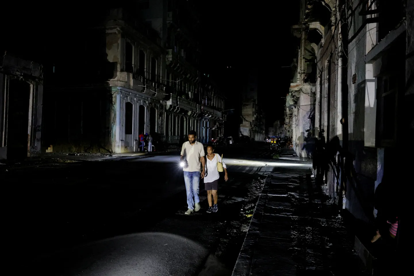 US oil blockade leaves Cuba grappling with another nationwide blackout after grid collapses