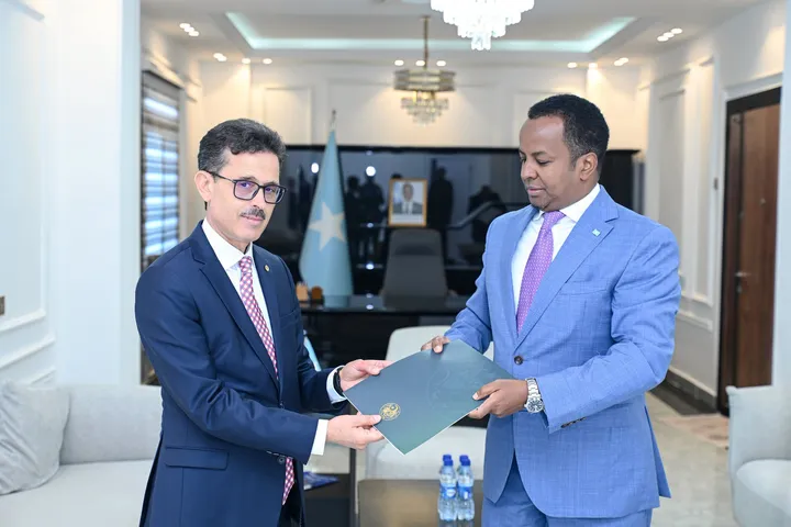 Wasiirka Arrimaha Dibadda oo ka Guddoomay Nuqulka Warqadaha Aqoonsiga Danjiraha Cusub ee Aljeeriya