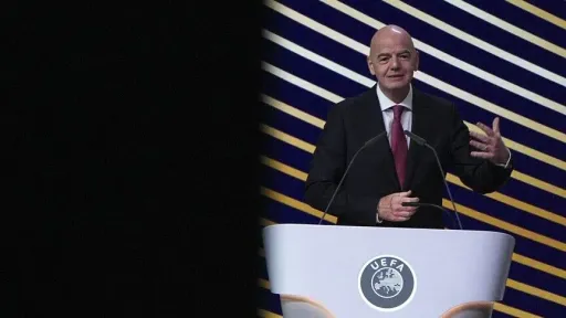 UEFA zaprijetila pravnim postupkom Infantinu i Joshu Kushneru zbog plana prodaje udjela FIFA-e
