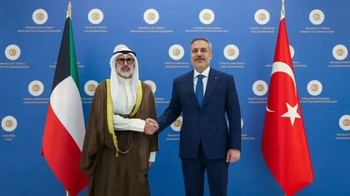 Kryediplomati i Türkiyes dhe ai i Kuvajtit diskutojnë mbi zhvillimet rajonale