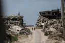 ملادينوف والمستشار الأمريكي بمجلس السلام يطلبان من نتنياهو وقف الهجمات على غزة