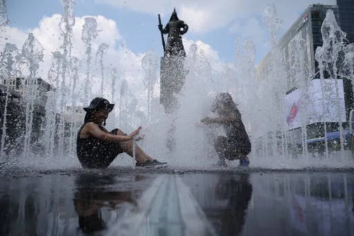 Seoul issues severe heat warning as temperatures soar in South Korea