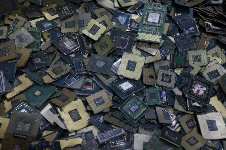 Britain's Royal Mint recovers gold from electronic waste, turning it into jewellery