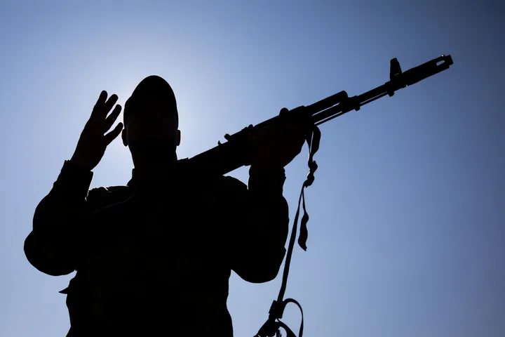 Военнослужащий устроил стрельбу в аннексированном Крыму: четверо погибших