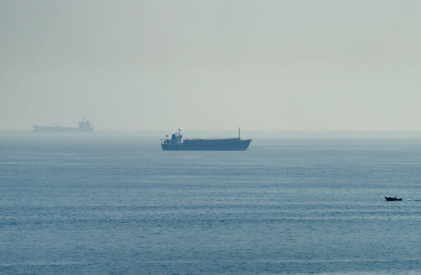 Iran, Oman close to agreement on reopening Strait of Hormuz: report