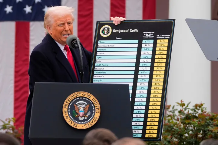 Власти 25 штатов подали в суд на Трампа