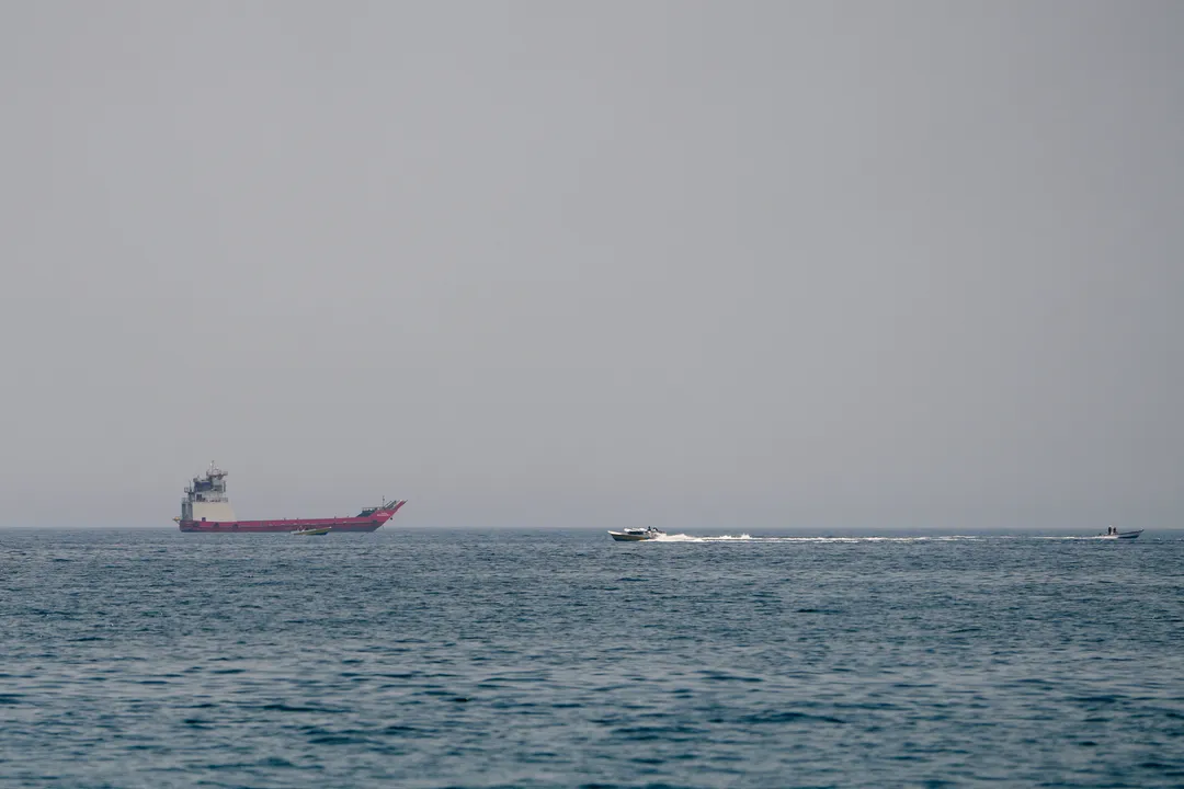 Trump: Stretto di Hormuz si aprirà molto presto, altrimenti colpi durissimi all'Iran