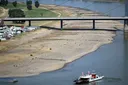 Niedrigwasser auf dem Rhein: Ökonom Schaefer warnt vor steigenden Spritpreisen