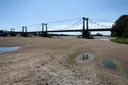 Франция остановила три ядерных реактора из-за жары