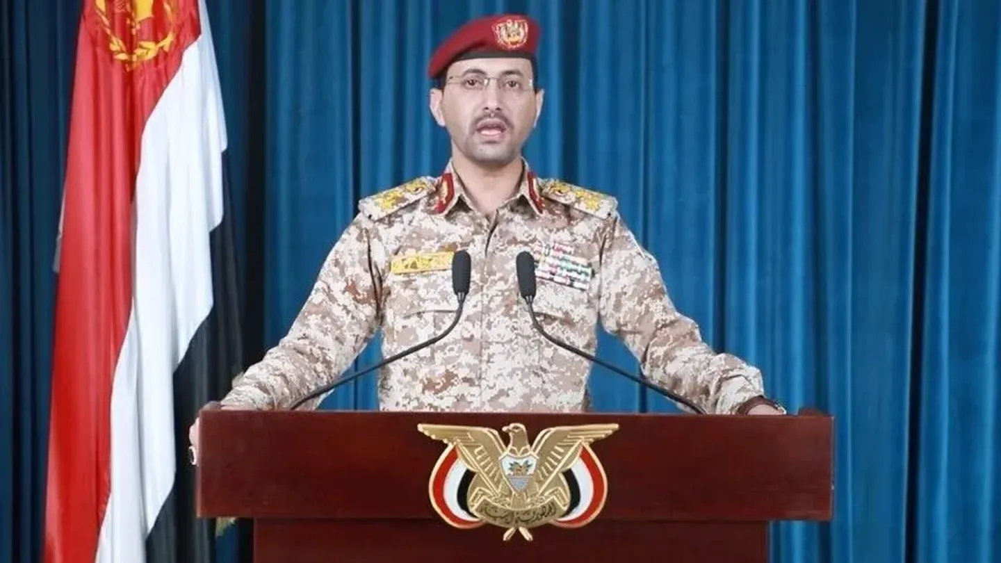 الحوثيون يعلنون استهداف سفينة نفطية سعودية شمالي البحر الأحمر بصواريخ باليستية