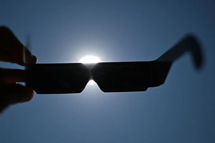 Spektakuläres Himmelsschauspiel: Sonnenfinsternis in Europa