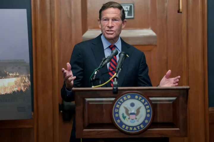 US lawmaker seeks answers over prolonged USS Abraham Lincoln Middle East deployment