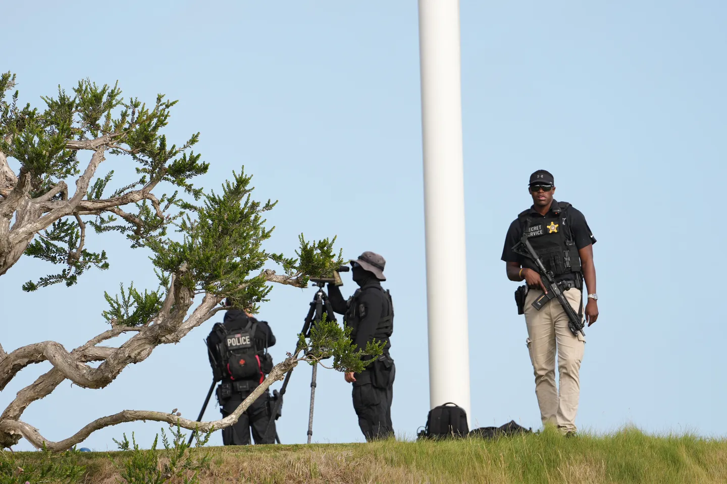 Man arrested at Trump golf course faces federal firearm charges in California