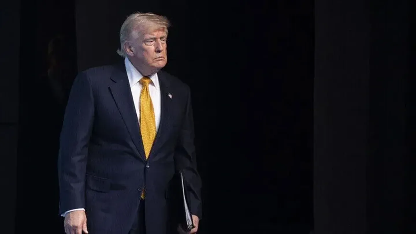 Trumpi paralajmëron ndjekje penale për personat që zbulojnë informacione