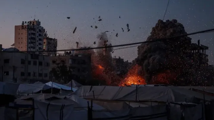 Izraelska vojska drugi dan zaredom nastavlja napade na kamp Qalandia