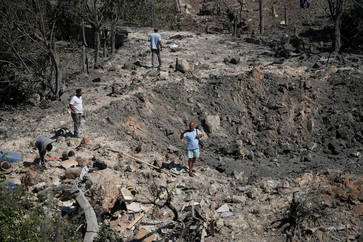 Israeli strikes on southern Lebanon wound eight people despite Rome talks