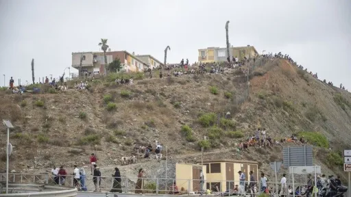 "Vratili smo se praznih ruku": Marokanci opisuju pokušaj migracije u Ceutu