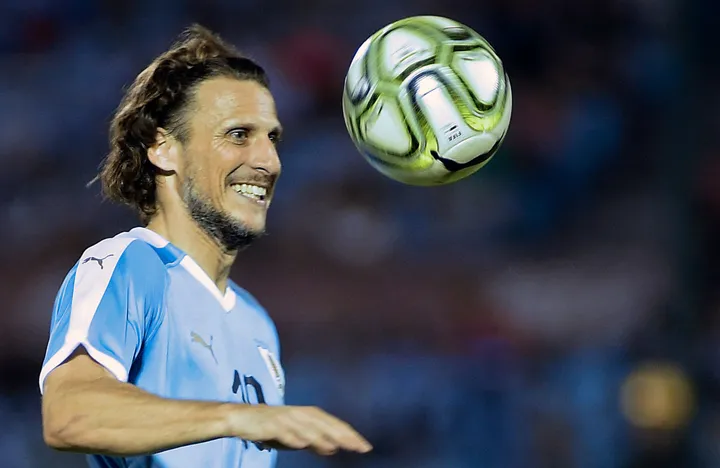Foot: Diego Forlán prend les commandes de la sélection uruguayenne