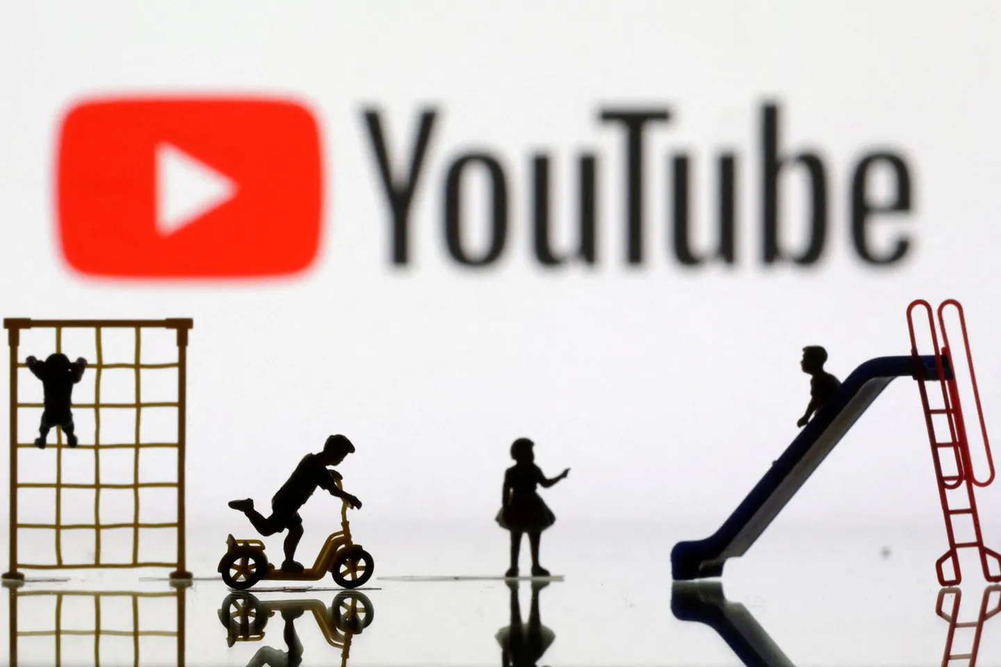 YouTube заблокировал крупнейший в России ультраправый канал