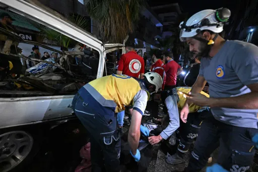Mindestens zwei Tote bei Bombenexplosion in Kleinbus nahe Damaskus