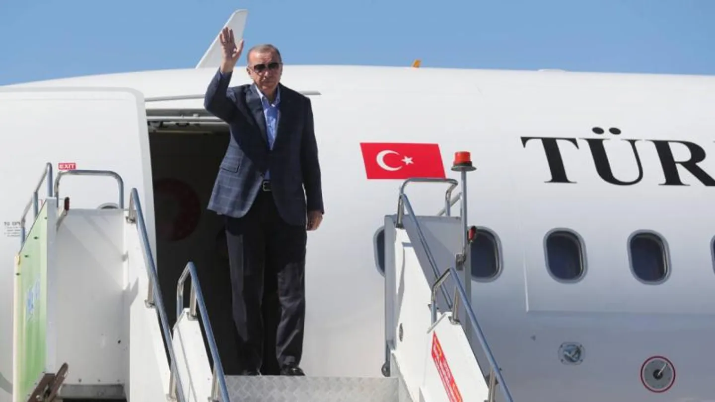 الرئيس أردوغان يتوجه إلى الرياض في زيارة عمل ويلتقي ولي العهد السعودي ورئيس الوزراء الباكستاني
