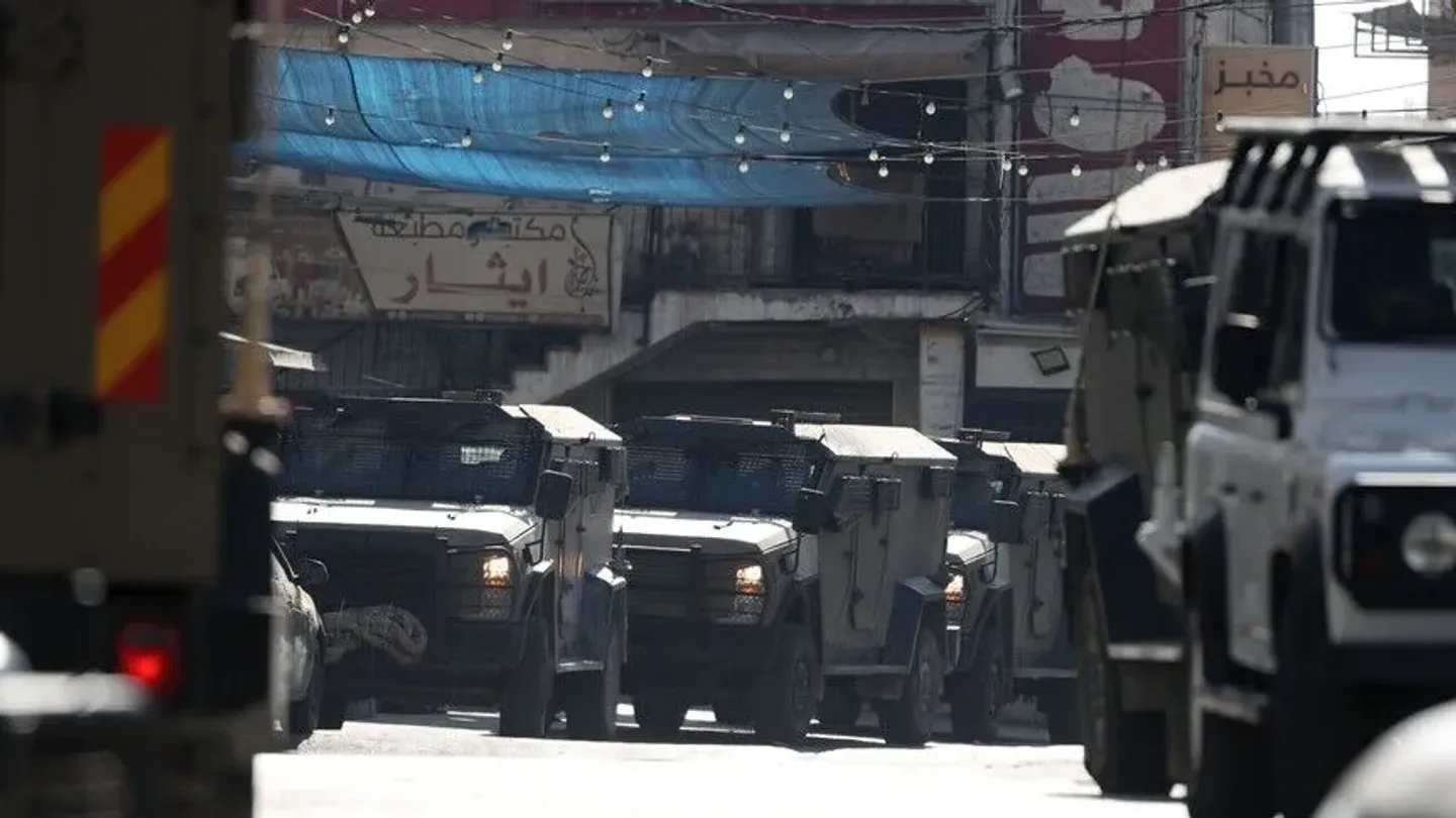 جيش الاحتلال الإسرائيلي ينسحب من مخيم قلنديا شمال القدس بعد عملية استمرت يومين وخلفت 51 إصابة
