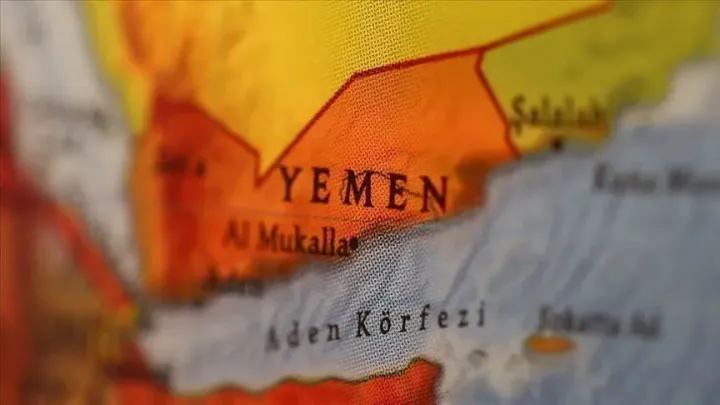 Sulmi me dronë dhe raketa i Houthi-ve vret 17 ushtarë të Jemenit