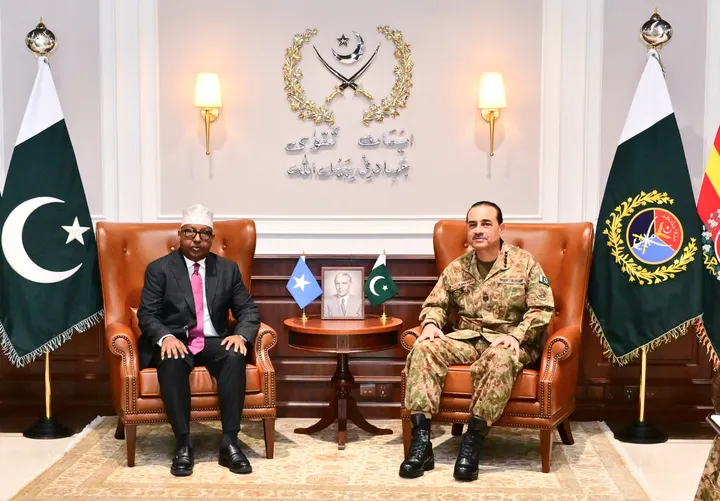 Muqdisho-Islamabad: Wasiir Fiqi oo wada-hadallo xasaasi ah la yeeshay Taliyaha Milatariga Pakistan