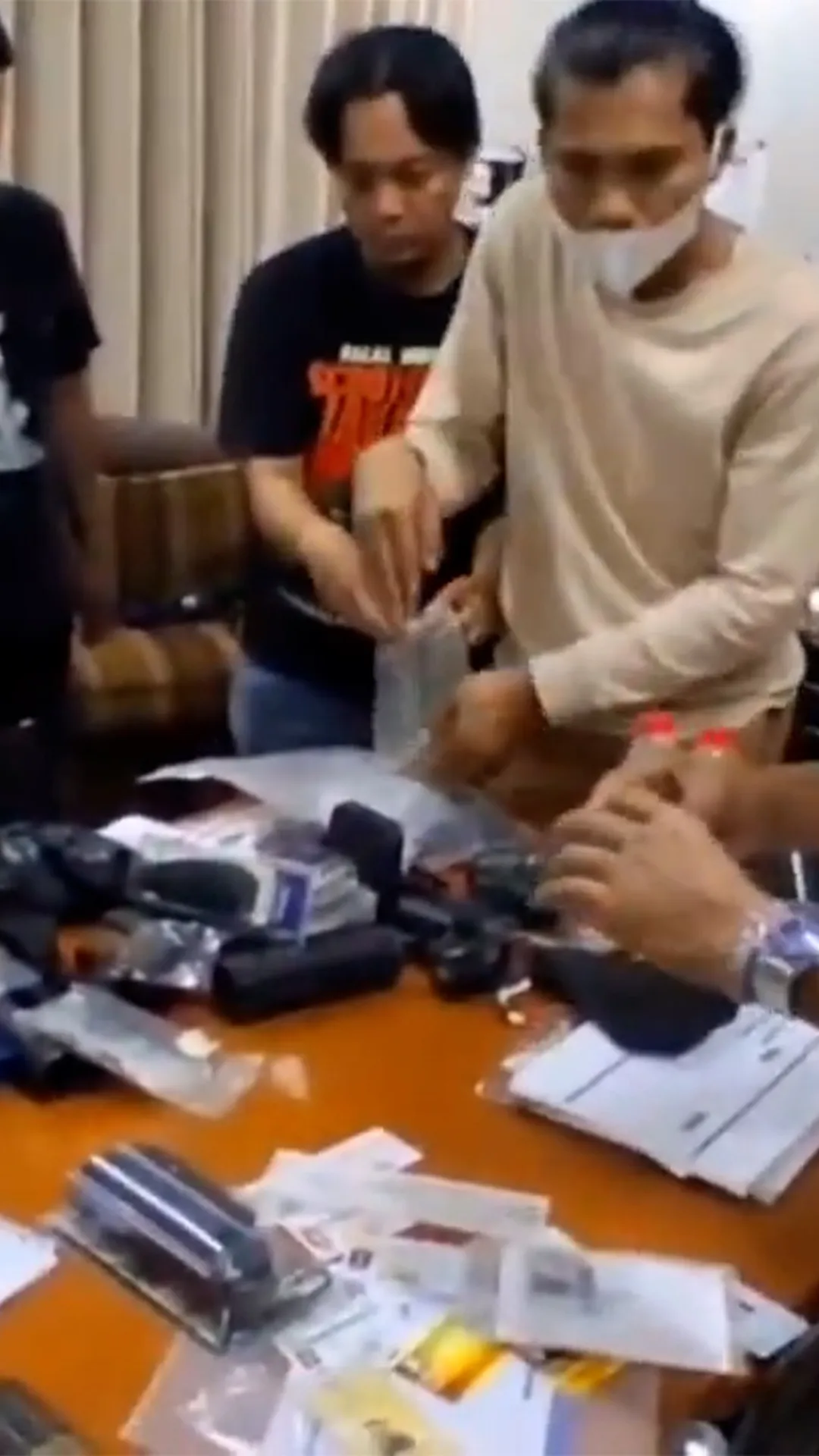 Polisi usut temuan 995 senjata api di bunker sekolah swasta Jaksel