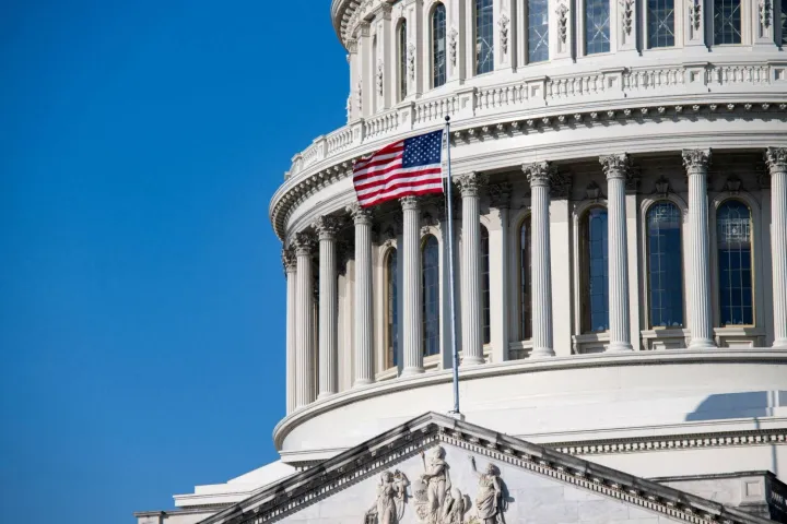 Сенат США одобрил новый пакет жестких санкций против России