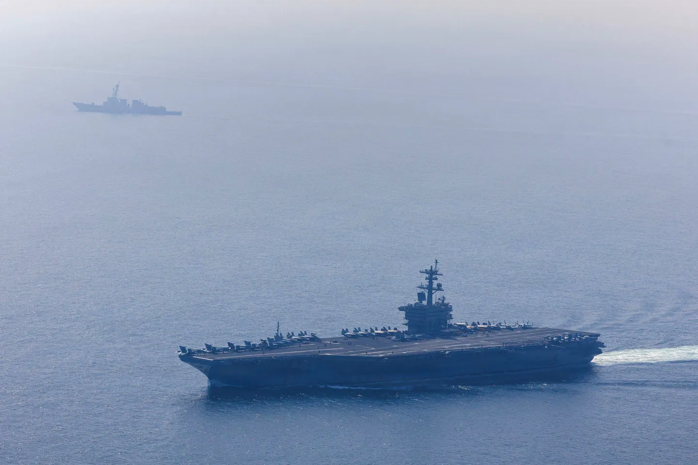 Семьи американских военных пожаловались на условия на авианосце USS Abraham Lincoln