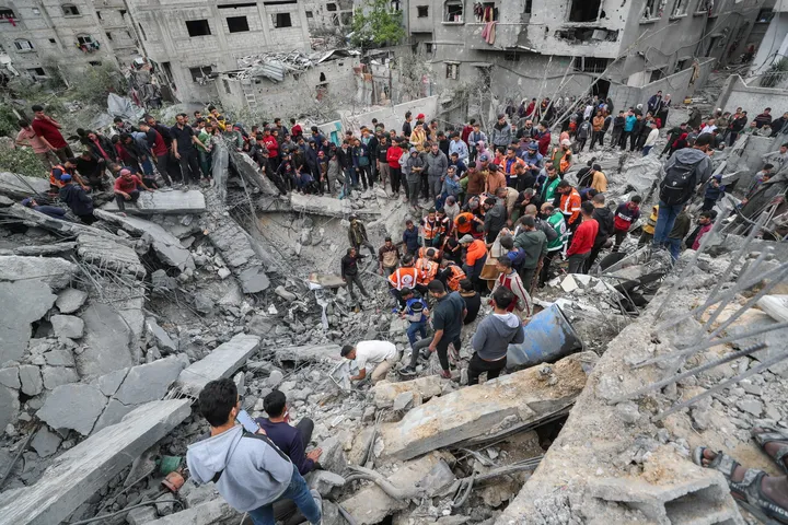 Gaza Civil Defense recovers 19 Palestinian bodies from ruined Gaza City building