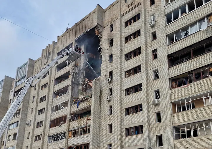 Russia and Ukraine trade heavy strikes overnight, leaving numerous casualties