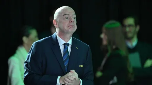 FIFA mbron mandatin e Infantinos mes përçarjeve në rritje rreth lidershipit të tij